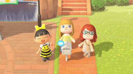 ACNH - Three players around a mailbox