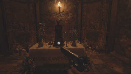 Resident Evil Village - Riverbank Treasure House - Golden Lady Statue.jpg