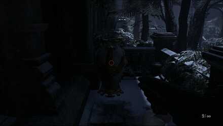 Resident Evil Village - Castle Part 2 - Courtyard Vase 2.jpg