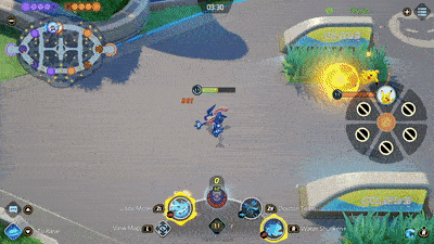 Pokemon UNITE - Greninja Escaping from Pikachu Using Water Shuriken