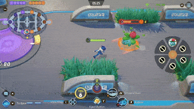 Pokemon UNITE - Greninja Using Smokescreen and Attacking Venusaur