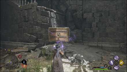 Hogwarts Legacy - holding a box with Wingardium Leviosa