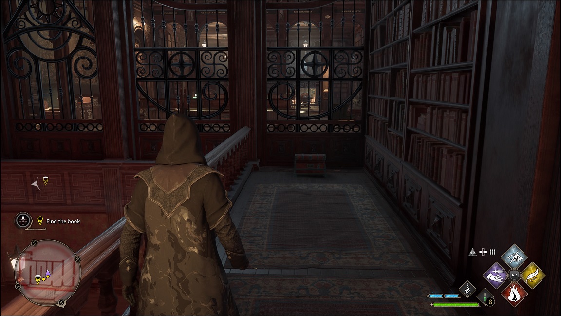 Hogwarts Legacy - small chest in the library