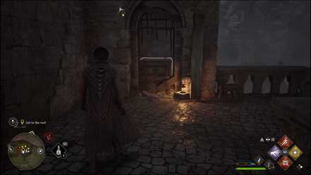 Hogwarts Legacy - crate inside a small room