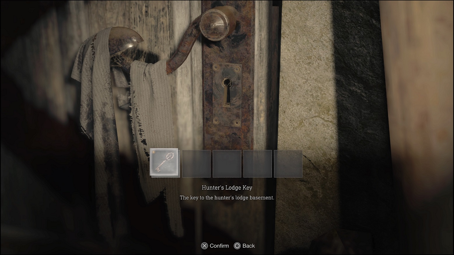 RE4R - unlocking the marked door with the Hunter