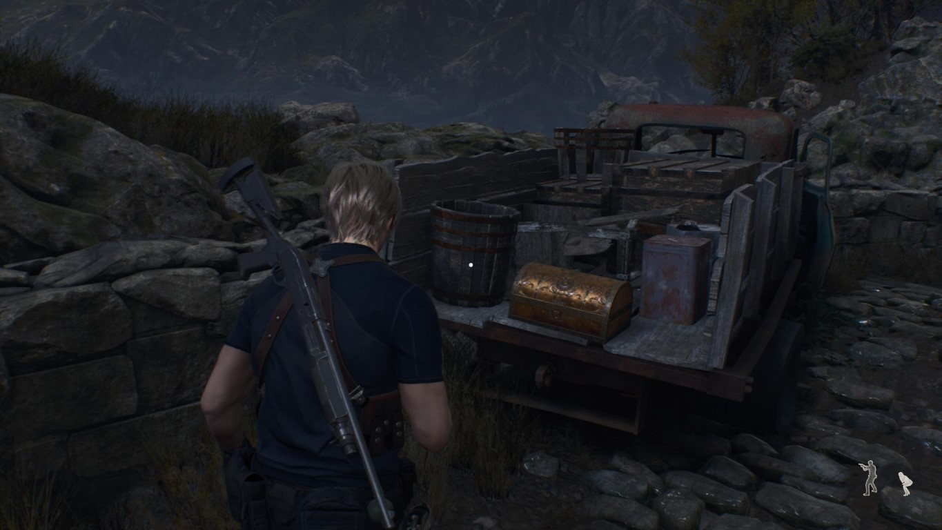 BIOHAZARD RE_4 - Accessory Red Hair and Gold Token - Slaughterhouse