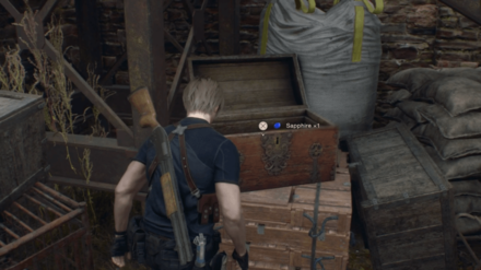 Resident Evil 4 Remake - Treasure Looted from a Chest