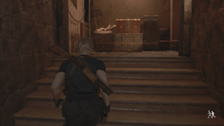 Resident Evil 4 Remake - Castle Elegant Perfume Bottle In-Game