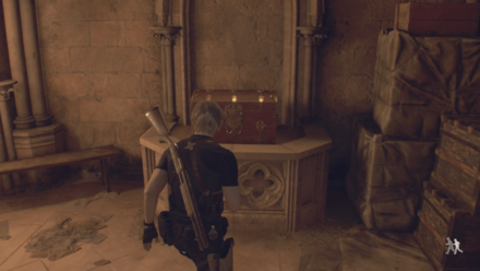 Resident Evil 4 Remake - Castle Gold Bangle In-Game