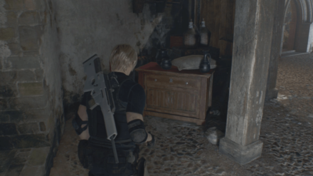 Resident Evil 4 Remake - Castle Ornate Beetle In-Game