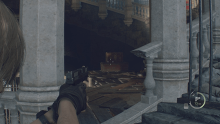 Resident Evil 4 Remake - Castle Mirror with Pearls and Rubies In-Game