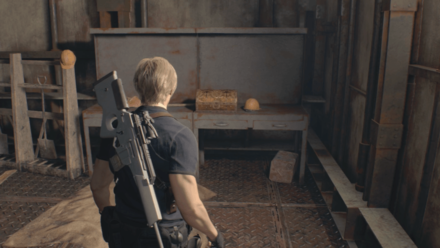 Resident Evil 4 Remake - Castle Illuminados Pendant In-Game