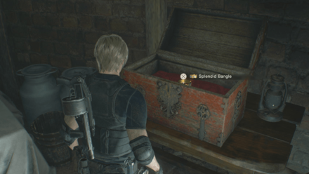 Resident Evil 4 Remake - Splendid Bangle In-Game