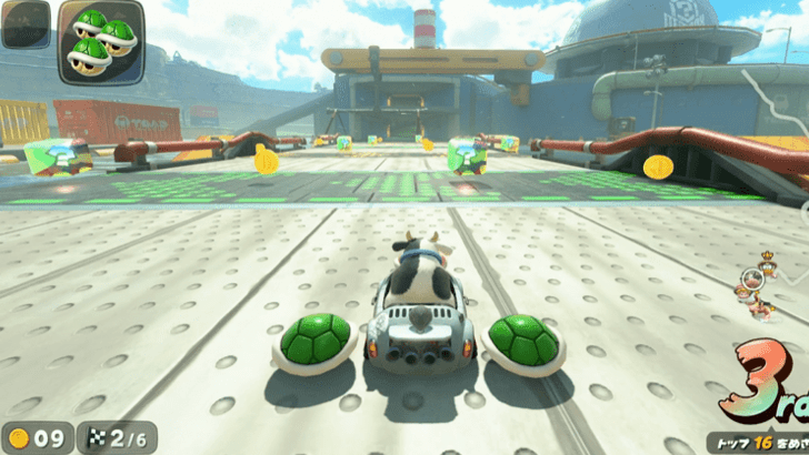 Mario Kart World - Item box and coins on the moving floor