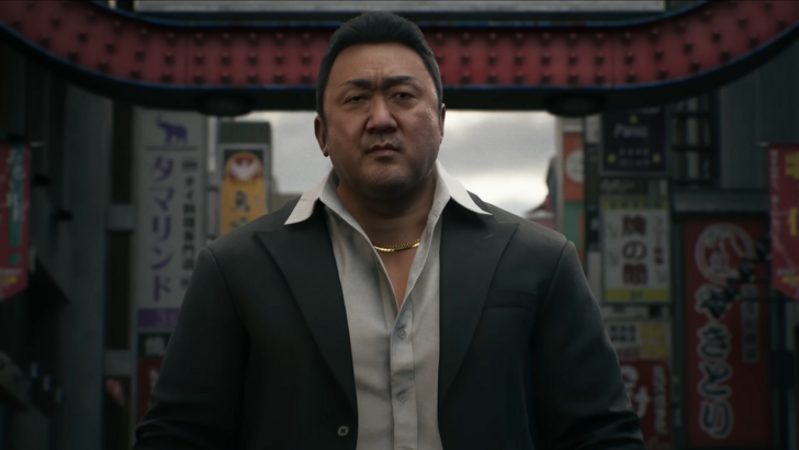 Gang of Dragon Shin Je-seong Walking in Kabukicho