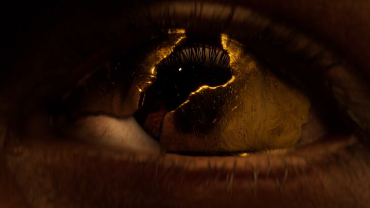 saros eye turning gold