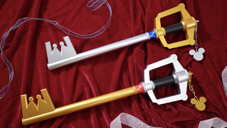 kingdom hearts sora and king mickey keyblade replicas