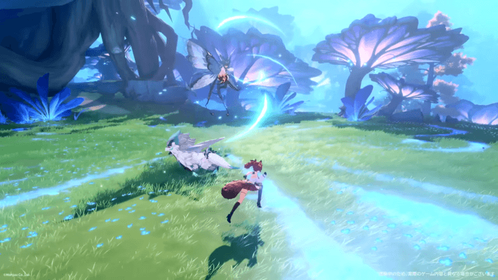 Starborn battles an airborne enemy alongside a Snow Wolf Kibo in a glowing forest in Azur Promilia